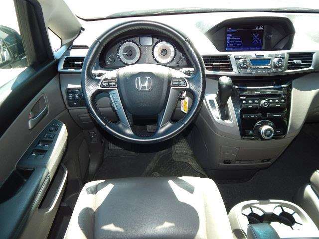 Honda Odyssey 2011 photo 6